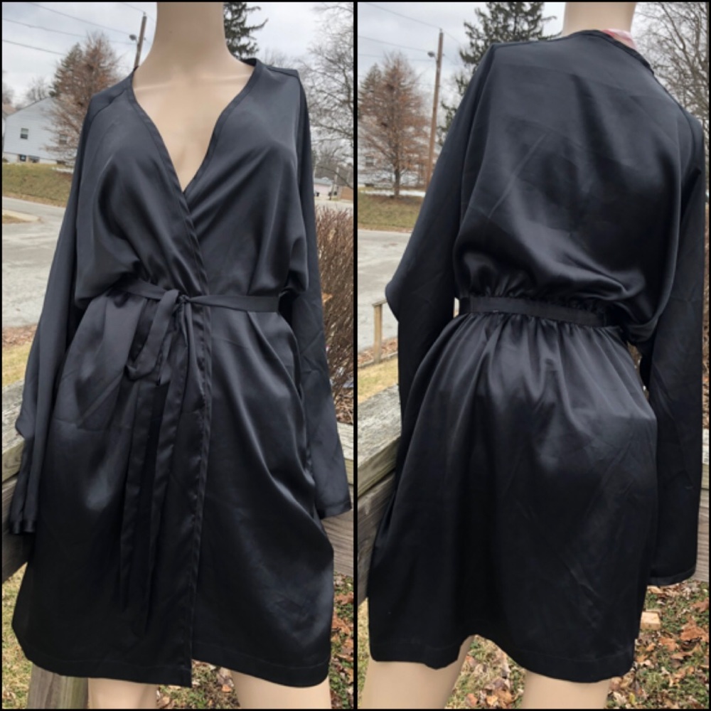 - Victoria’s Secret Vintage Black Satin Robe OS! E/VGUC!